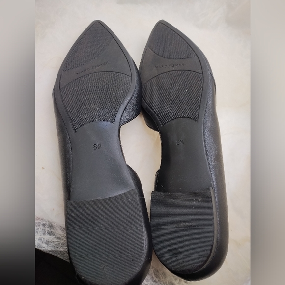 Marc Fisher black flats in great condition! Size 8M - Picture 5 of 5